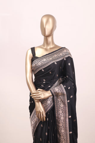 Beautiful Banarasi Saree – Code: ML25A126